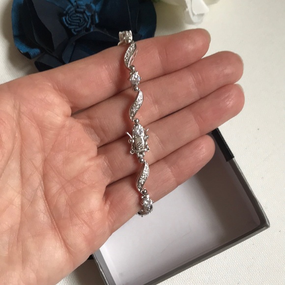 Savvy Cie Jewelry - 💝SAVVY CIE Chrystal Bracelet